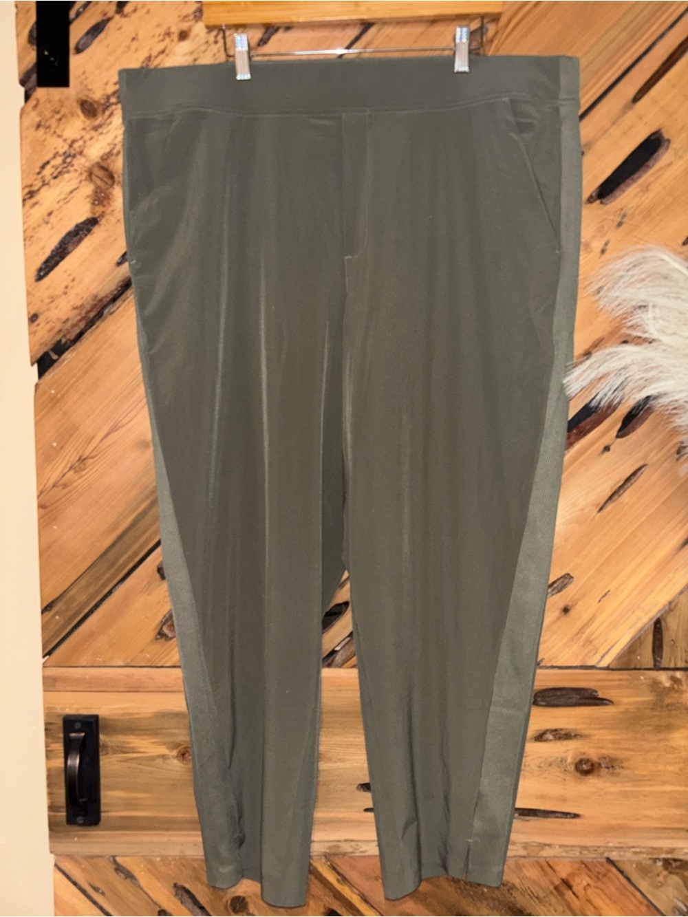 Athleta Olive Green Women's Stretch Tapered Pants